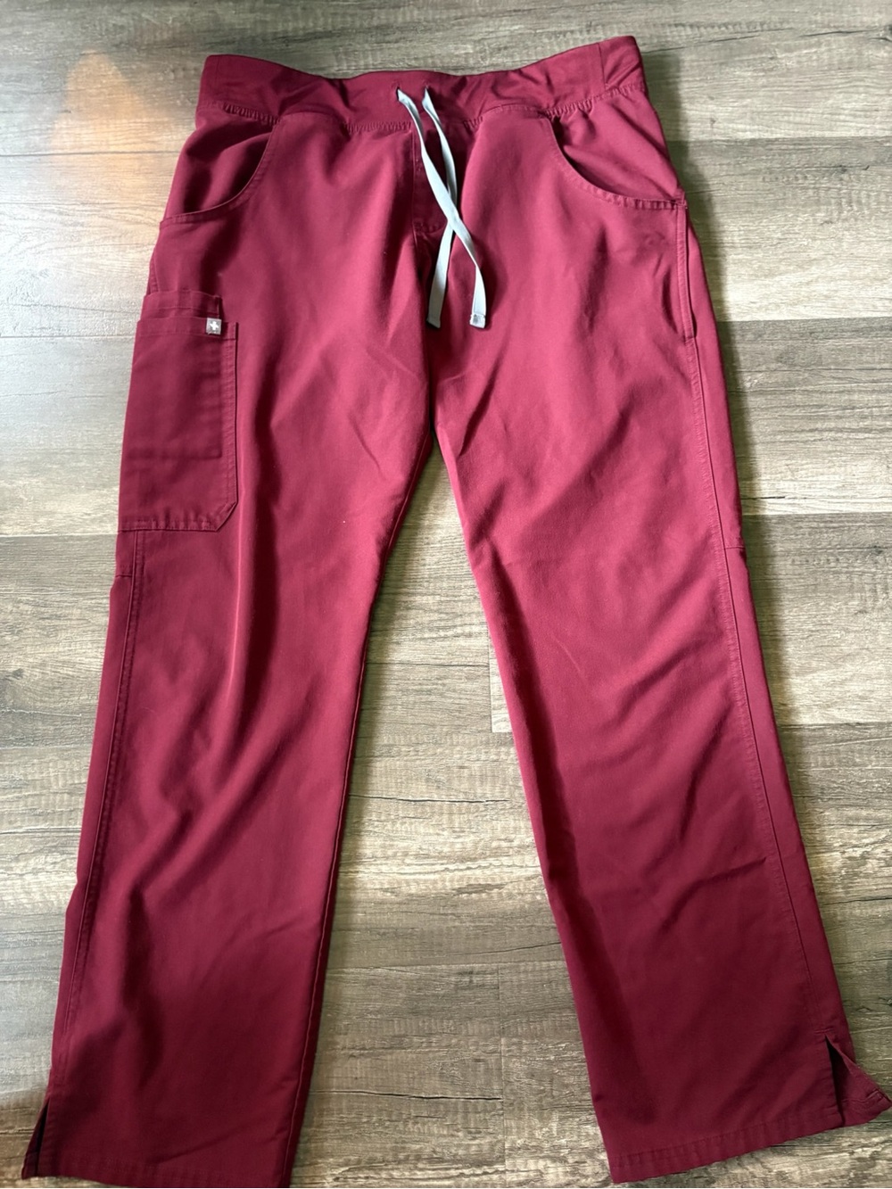 FIGS Technical Collection Burgundy Kade Cargo Scrub Pants Womens Large L